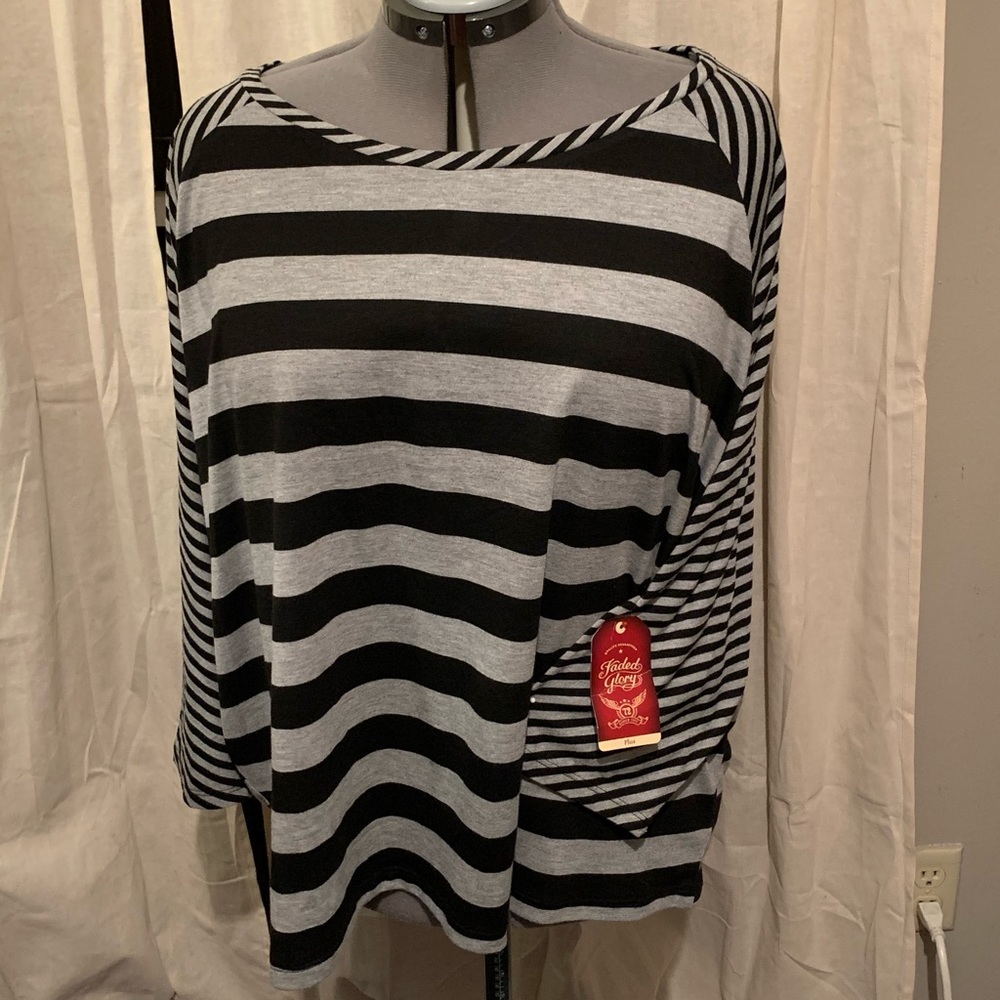 $3/20 NWT gray and black Faded Glory Raglan Shirt